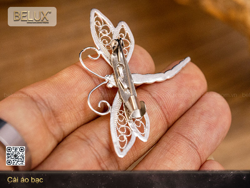 Hoa cài áo bằng bạc mẫu 1&nbsp;